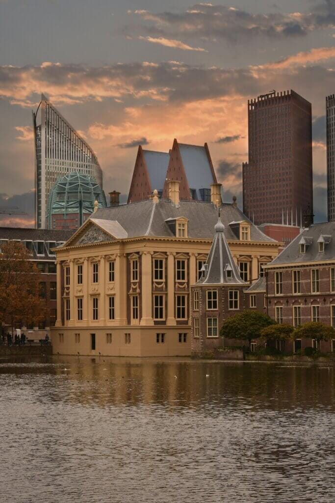 Opleiding tot Mediator volgen in Den Haag? Conflictbemiddeling Nederland biedt de basisopleiding aan in Rotterdam, vlak bij Den Haag